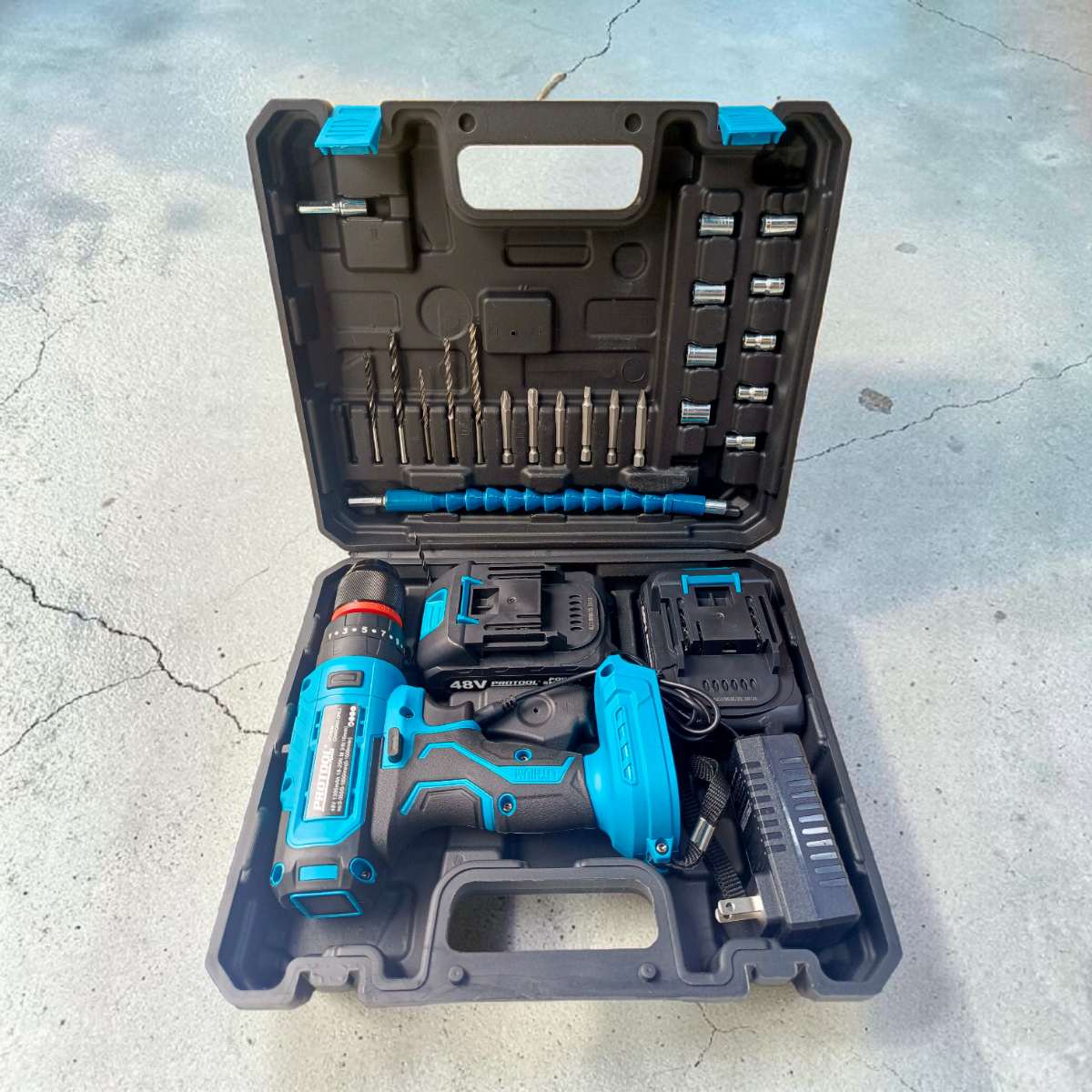 TA48LCDM TALADRO PERCUTOR INALAMBRICO